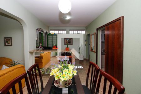 Sala de casa à venda com 3 quartos, 344m² em Alvorada, Belo Horizonte