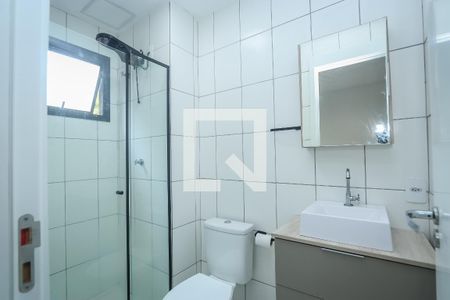 Banheiro de kitnet/studio para alugar com 1 quarto, 28m² em Cidade Jardim, São Paulo