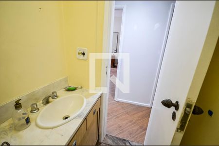 Lavabo de apartamento para alugar com 4 quartos, 100m² em Tijuca, Rio de Janeiro