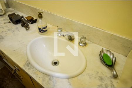 Lavabo de apartamento para alugar com 4 quartos, 100m² em Tijuca, Rio de Janeiro