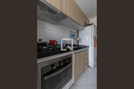 Cozinha de apartamento à venda com 2 quartos, 46m² em Vila Carmosina, São Paulo