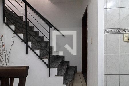 Escada de casa para alugar com 3 quartos, 180m² em Vila Vera, São Paulo