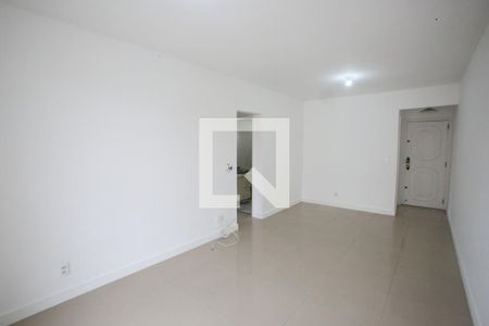 Sala de apartamento para alugar com 3 quartos, 90m² em Tanque, Rio de Janeiro