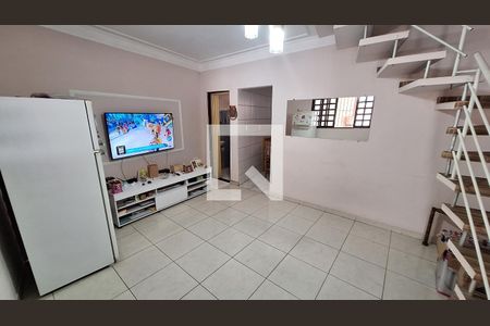 Sala de casa para alugar com 2 quartos, 100m² em Jardim Nova Itaqua, Itaquaquecetuba