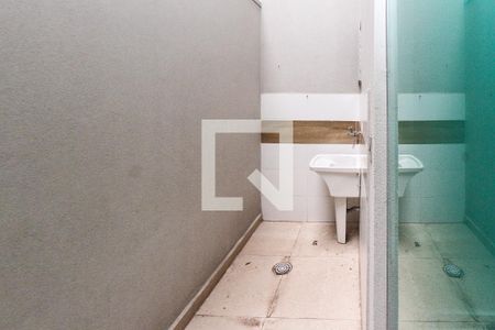 Banheiro de apartamento para alugar com 1 quarto, 35m² em Vila Antonieta, São Paulo