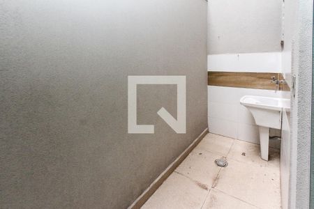 Banheiro de apartamento para alugar com 1 quarto, 35m² em Vila Antonieta, São Paulo