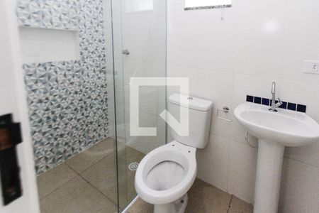 Banheiro de apartamento para alugar com 1 quarto, 26m² em Vila Antonieta, São Paulo