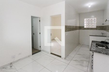 Sala e Cozinha de apartamento para alugar com 1 quarto, 26m² em Vila Antonieta, São Paulo