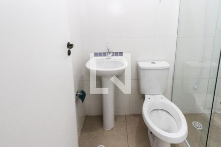 Banheiro de apartamento para alugar com 1 quarto, 26m² em Vila Antonieta, São Paulo