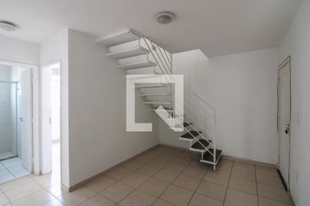 Sala 1 de apartamento para alugar com 2 quartos, 90m² em Alípio de Melo, Belo Horizonte