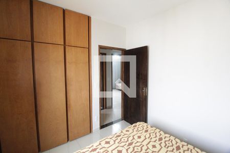 Quarto 2 de apartamento para alugar com 2 quartos, 60m² em Cazeca, Uberlândia