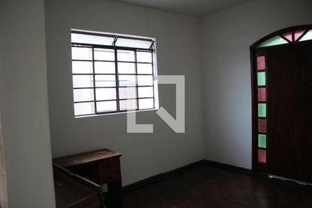 Sala de casa à venda com 5 quartos, 350m² em Califórnia, Belo Horizonte