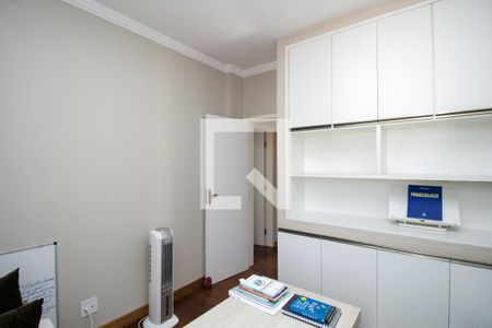 Quarto 1 de apartamento para alugar com 3 quartos, 110m² em Santa Efigênia, Belo Horizonte