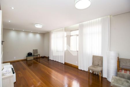 Sala de apartamento para alugar com 3 quartos, 110m² em Santa Efigênia, Belo Horizonte