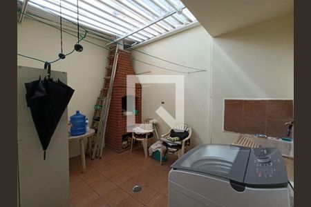 Casa à venda com 2 quartos, 100m² em Vila Gomes, São Paulo