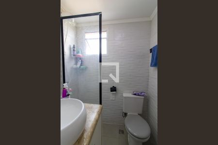 Banheiro de apartamento à venda com 2 quartos, 56m² em Bonfim, Campinas