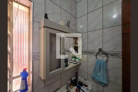 Casa à venda com 315m², 4 quartos e 4 vagas Casa à venda com 315m², 4 quartos e 4 vagasBanheiro social