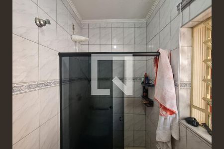 Casa à venda com 315m², 4 quartos e 4 vagas Casa à venda com 315m², 4 quartos e 4 vagasBanheiro social