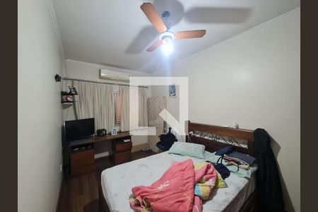 Casa à venda com 315m², 4 quartos e 4 vagas Casa à venda com 315m², 4 quartos e 4 vagasQuarto 3