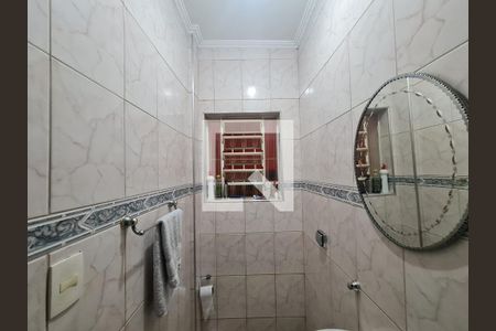 Casa à venda com 315m², 4 quartos e 4 vagas Casa à venda com 315m², 4 quartos e 4 vagasLavabo