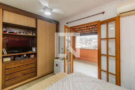 Suíte de casa à venda com 3 quartos, 330m² em Jardim Gonzaga, São Paulo