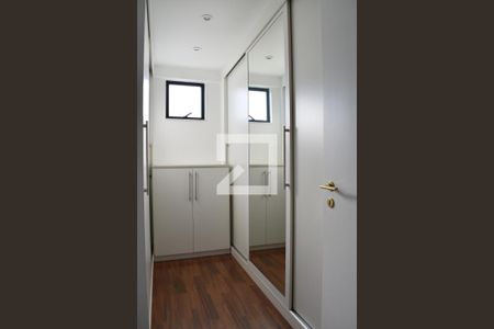 Closet Suíte 1 de apartamento para alugar com 3 quartos, 240m² em Mossunguê, Curitiba