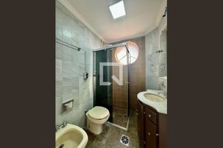 Banheiro de apartamento à venda com 3 quartos, 90m² em Sion, Belo Horizonte