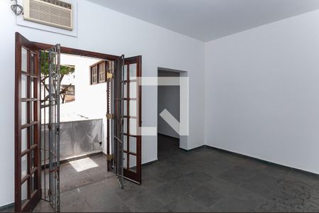 Quarto de casa à venda com 4 quartos, 330m² em Pompeia, São Paulo