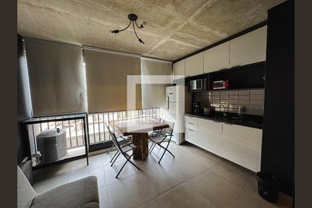 Cozinha de apartamento para alugar com 1 quarto, 32m² em Bom Retiro, São Paulo