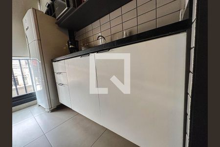 Cozinha de apartamento para alugar com 1 quarto, 32m² em Bom Retiro, São Paulo