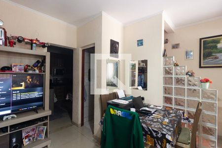 Sala de casa de condomínio à venda com 2 quartos, 87m² em Vila Carmosina, São Paulo