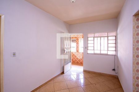 Sala de casa para alugar com 3 quartos, 80m² em Porto Novo, São Gonçalo