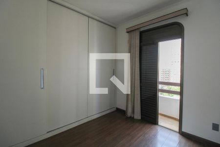 Quarto de apartamento à venda com 1 quarto, 60m² em Cambuí, Campinas