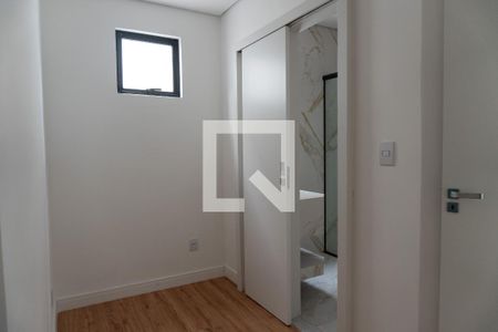 Closet da suíte 1 de casa à venda com 4 quartos, 436m² em Estância Silveira, Contagem