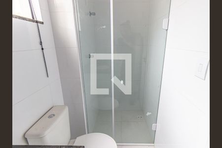 Banheiro de apartamento para alugar com 1 quarto, 24m² em Vila Oratório, São Paulo