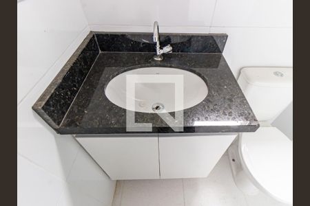 Banheiro de apartamento para alugar com 1 quarto, 24m² em Vila Oratório, São Paulo