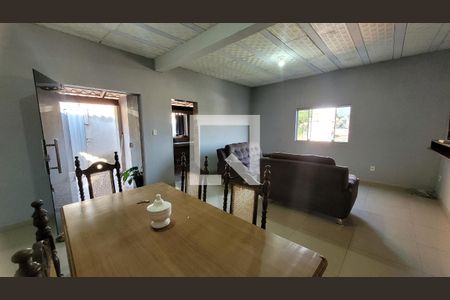Sala de casa à venda com 5 quartos, 96m² em Novo Horizonte, Betim