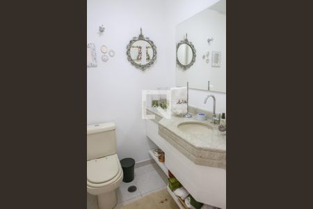 Lavabo de apartamento para alugar com 3 quartos, 222m² em Serra Dourada, São Paulo