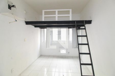 Sala/Quarto de kitnet/studio para alugar com 1 quarto, 30m² em Copacabana, Rio de Janeiro