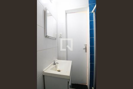 Banheiro social de kitnet/studio para alugar com 1 quarto, 30m² em Copacabana, Rio de Janeiro