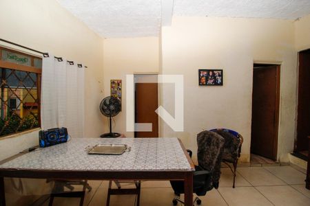 Sala  de casa à venda com 2 quartos, 128m² em Colégio Batista, Belo Horizonte