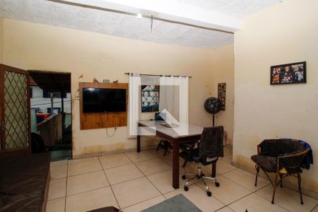 Sala  de casa à venda com 2 quartos, 128m² em Colégio Batista, Belo Horizonte