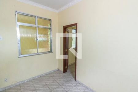 Sala de casa para alugar com 2 quartos, 65m² em Marechal Hermes, Rio de Janeiro