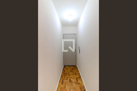 Corredor de Entrada de kitnet/studio para alugar com 1 quarto, 34m² em Santa Cecilia, São Paulo