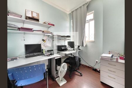 Quarto de apartamento à venda com 4 quartos, 160m² em Minas Brasil, Belo Horizonte