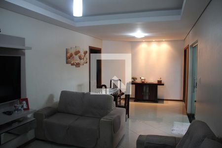 Sala de casa para alugar com 3 quartos, 150m² em Lindéia, Contagem