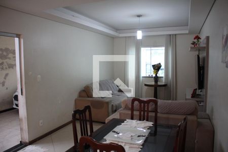 Sala de casa para alugar com 3 quartos, 150m² em Lindéia, Contagem