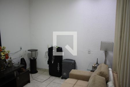 Sala de casa para alugar com 2 quartos, 170m² em Lindéia, Contagem