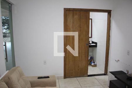 Sala de casa para alugar com 2 quartos, 170m² em Lindéia, Contagem