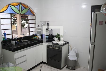 Cozinha de casa para alugar com 2 quartos, 170m² em Lindéia, Contagem